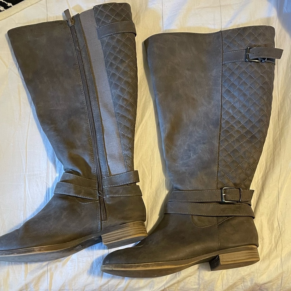 Torrid Knee High Boots sz7